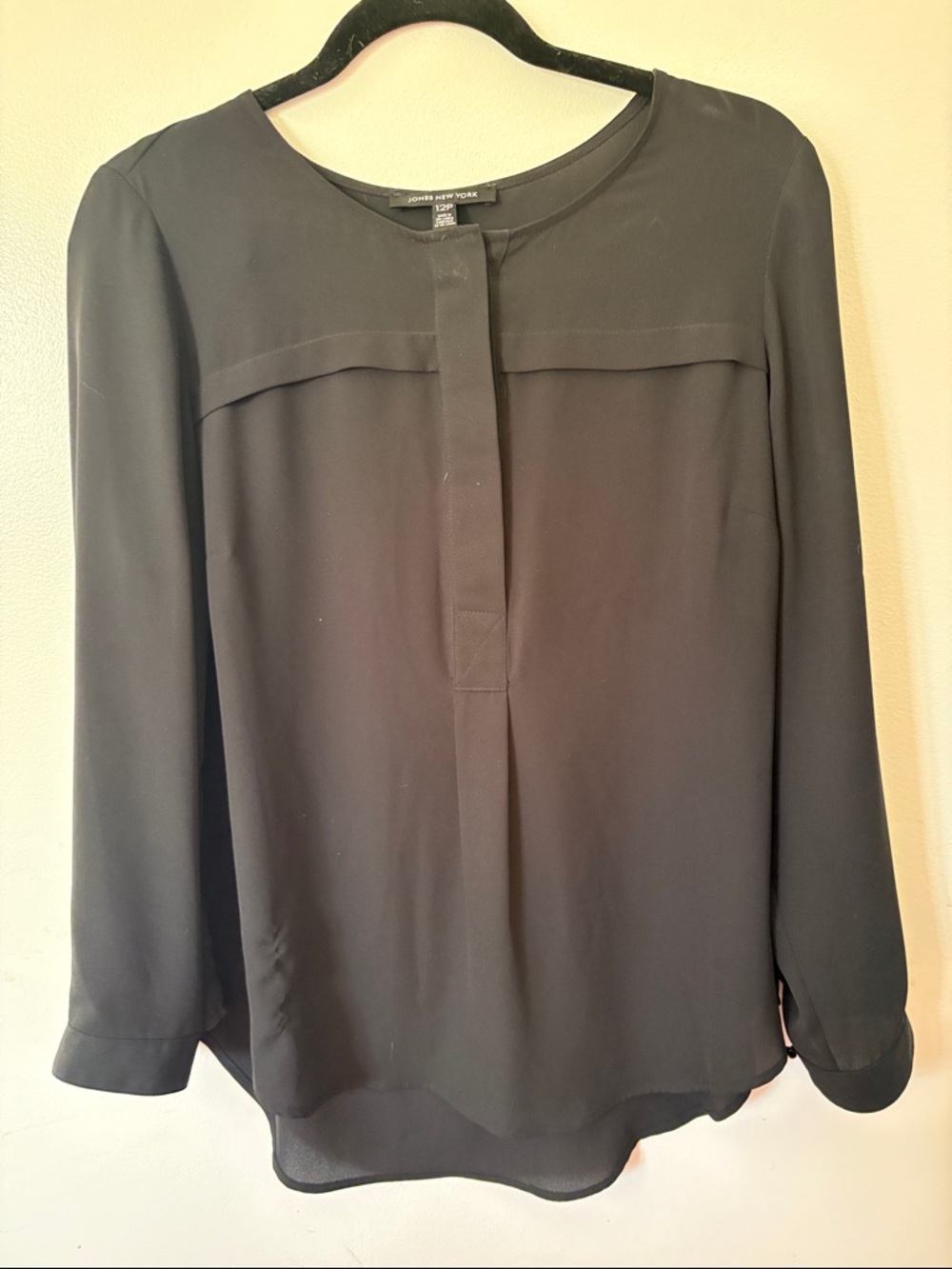 Jones New York Black Long-Sleeve Round-Neck Blouse
